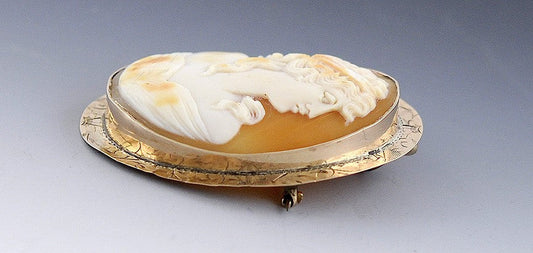 C1900 Vintage 10k Gold & Hand Carved Shell Cameo Brooch/Pin