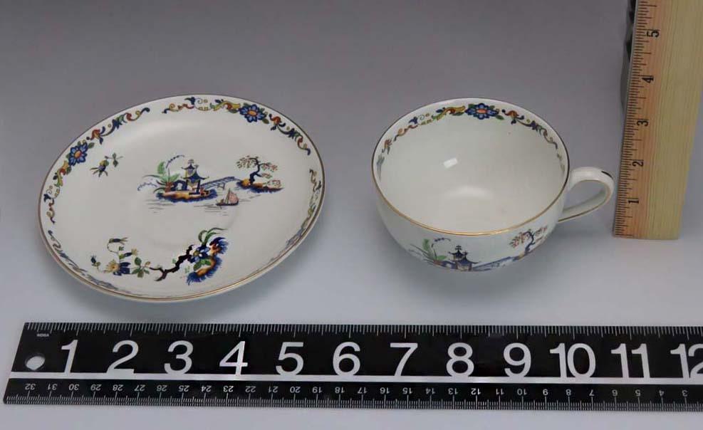 Late 1890's-Early 1900's John Maddock & Sons Porcelain 5 Tea Cups 3 Saucers