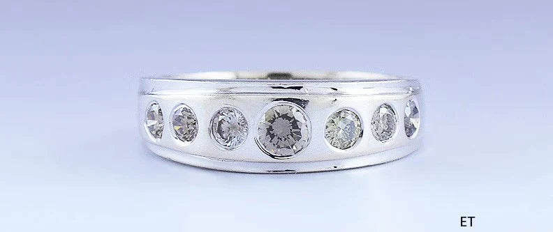 Dazzling 18k White Gold & Champagne Diamond Ring