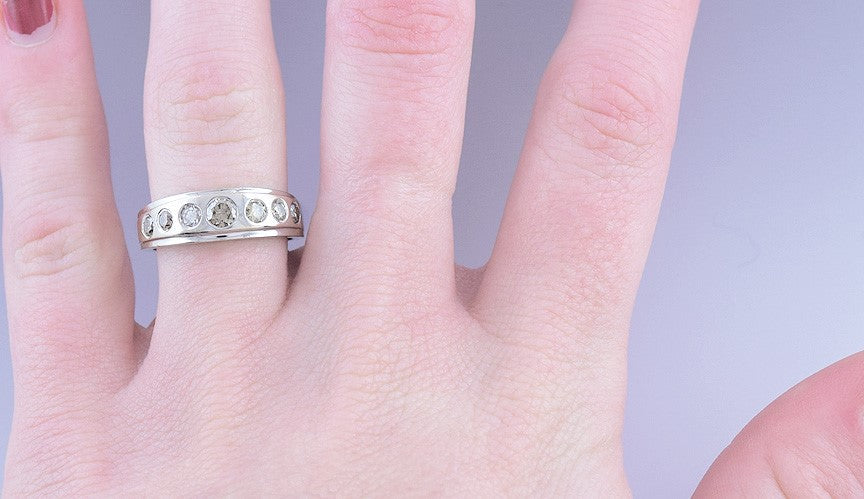 Dazzling 18k White Gold & Champagne Diamond Ring