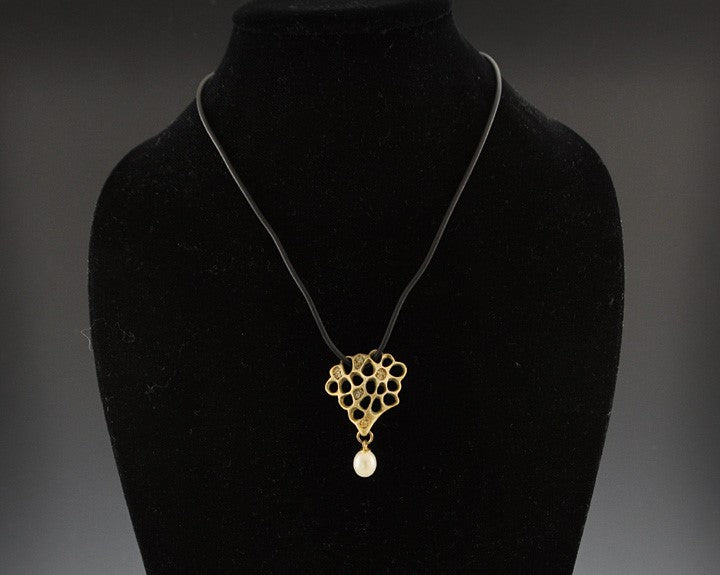 Stunning Pearl Diamond and Sterling Silver Honeycomb Pendant Necklace