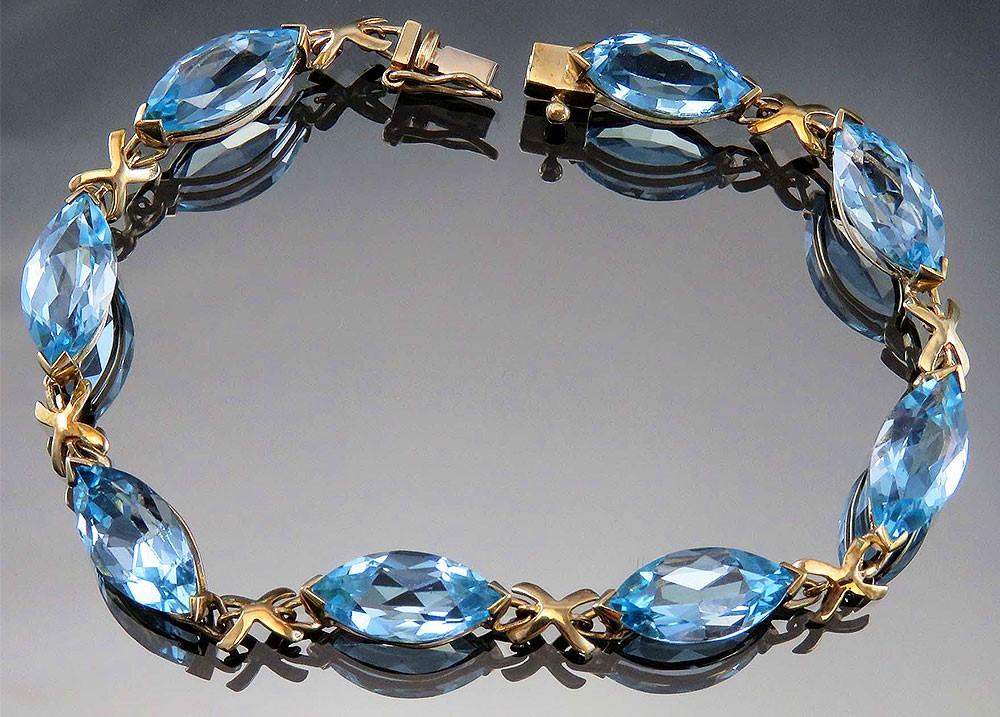 Gorgeous 10k Yellow Gold 22ct Blue Topaz Marquise Bracelet