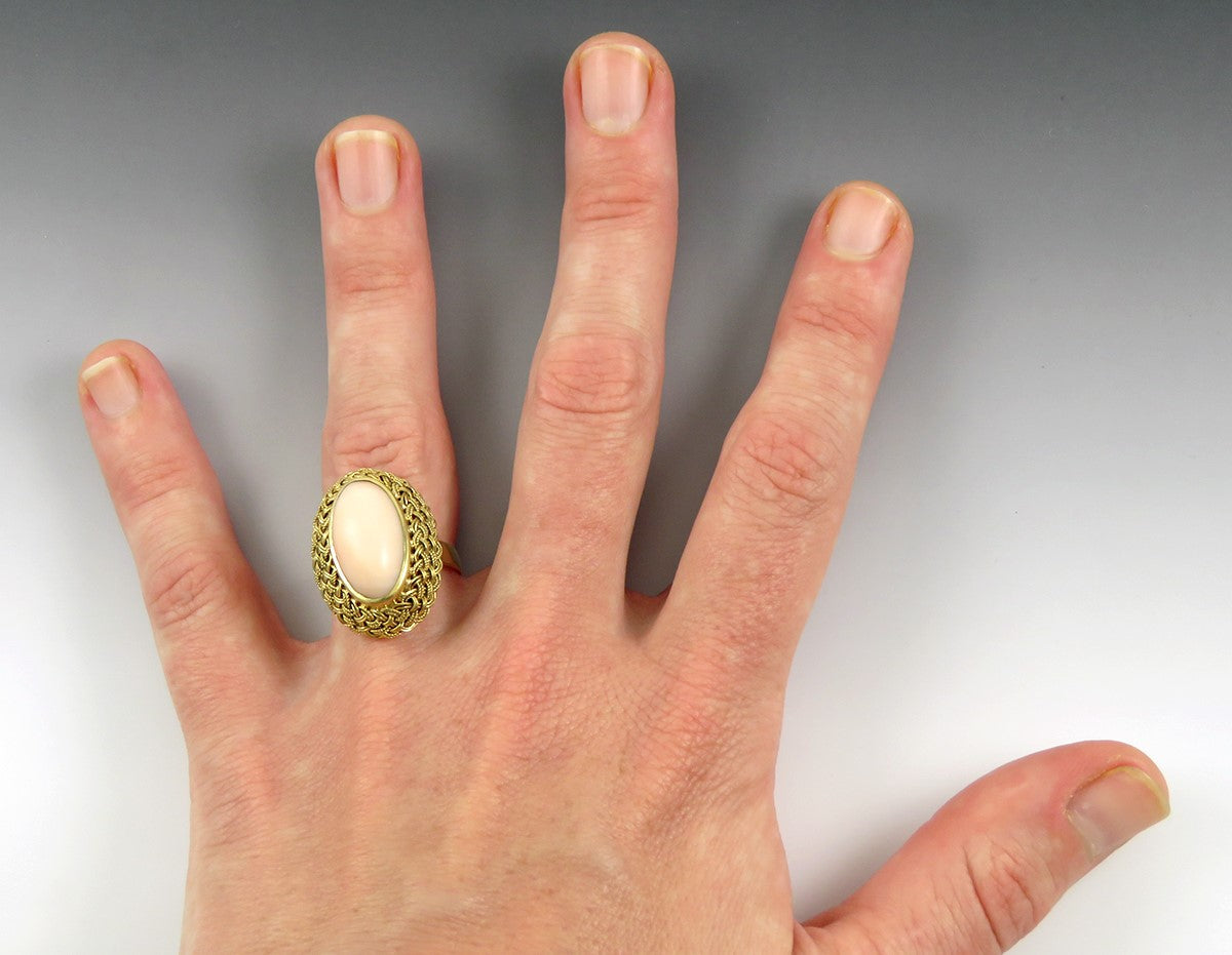 Beautiful 18k Yellow Gold Italian Angelskin Coral Oval Ring w Weave Design