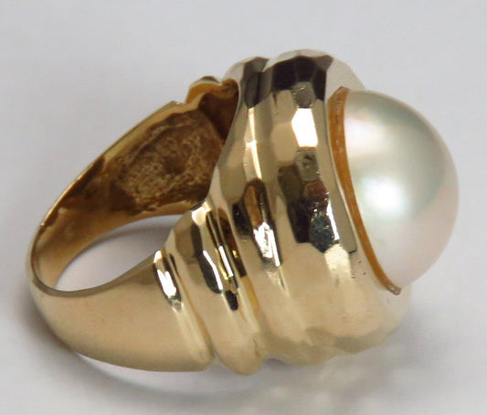 Stunning 1980's-1990's 14k Yellow Gold Mabe Pearl Ring Size 6