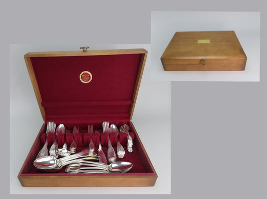 1820 English Georgian Sterling Silver 61pc Fiddle Thread Shell Flatware Set