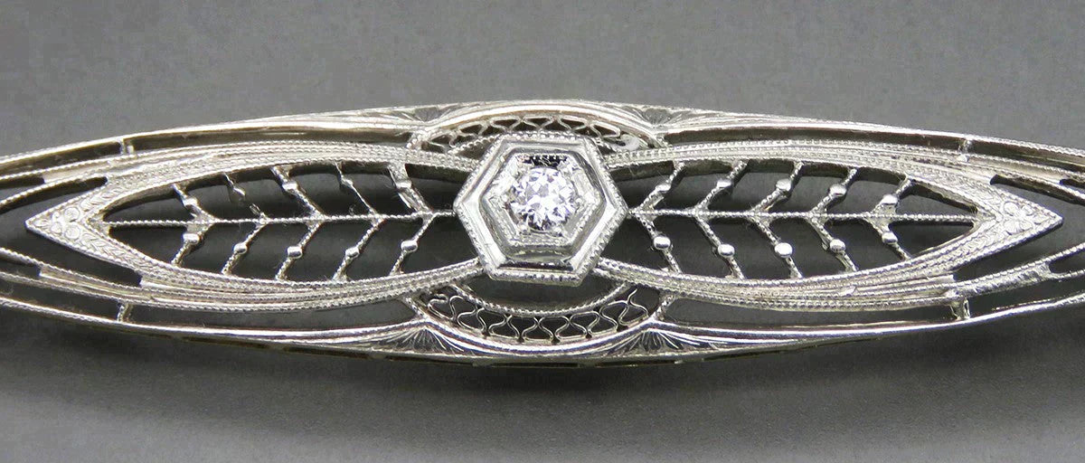 Antique c1915 14K Gold Platinum Top 3 Diamond Filigree Bar Pin