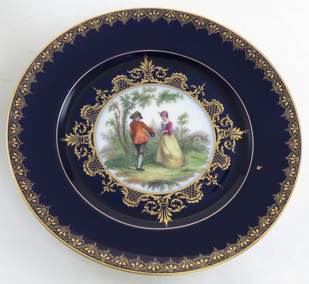 12 Vintage Hutschenreuther Porcelain China Victorian Cobalt Gold Dinner Plates
