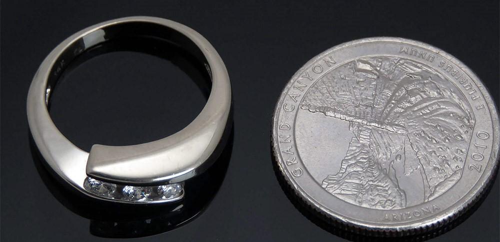 Dazzling 14k White Gold & ~.30ct Diamond Ring Size 6.75