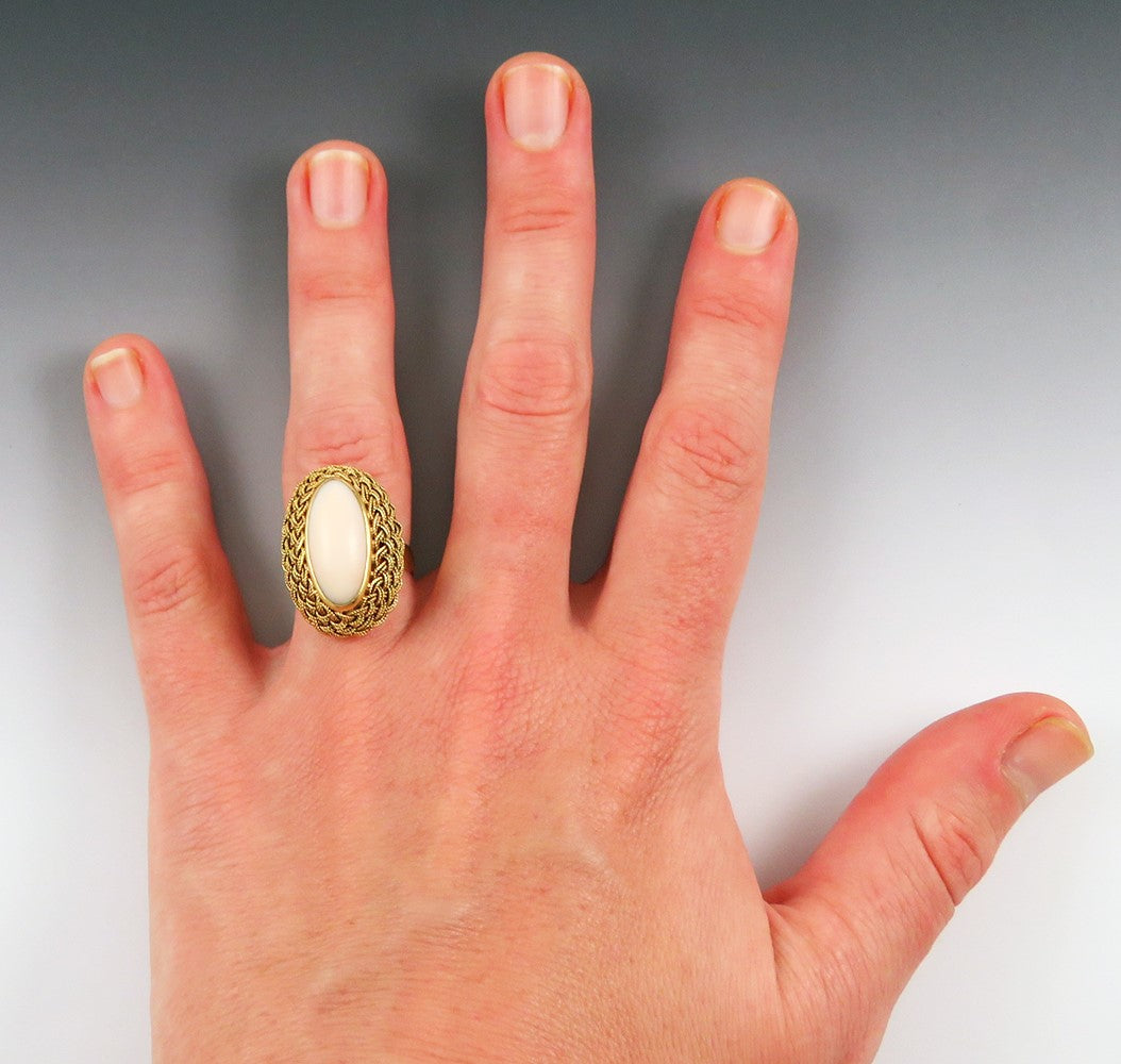 Elegant 18k Yellow Gold Italian Angelskin Coral Oval Ring w Weave Design