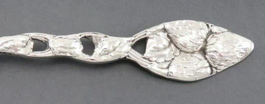Heavy Sterling Silver Strawberry Pattern Berry/Casserole Serving Spoon 9 1/2"