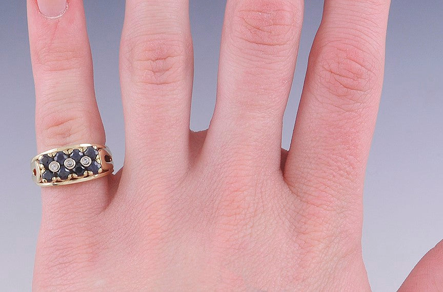 Stunning 14k Yellow Gold Blue Sapphire & Diamond Ring Size 5.75