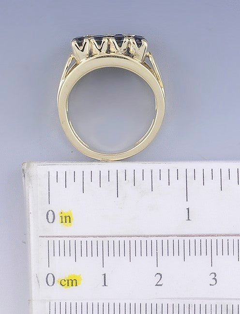 Stunning 14k Yellow Gold Blue Sapphire & Diamond Ring Size 5.75