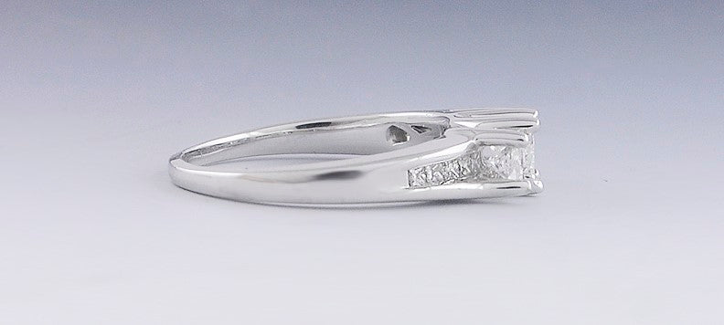 Stunning 14K White Gold & .82ct Princess Diamond Ring Size 7.5