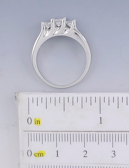Stunning 14K White Gold & .82ct Princess Diamond Ring Size 7.5