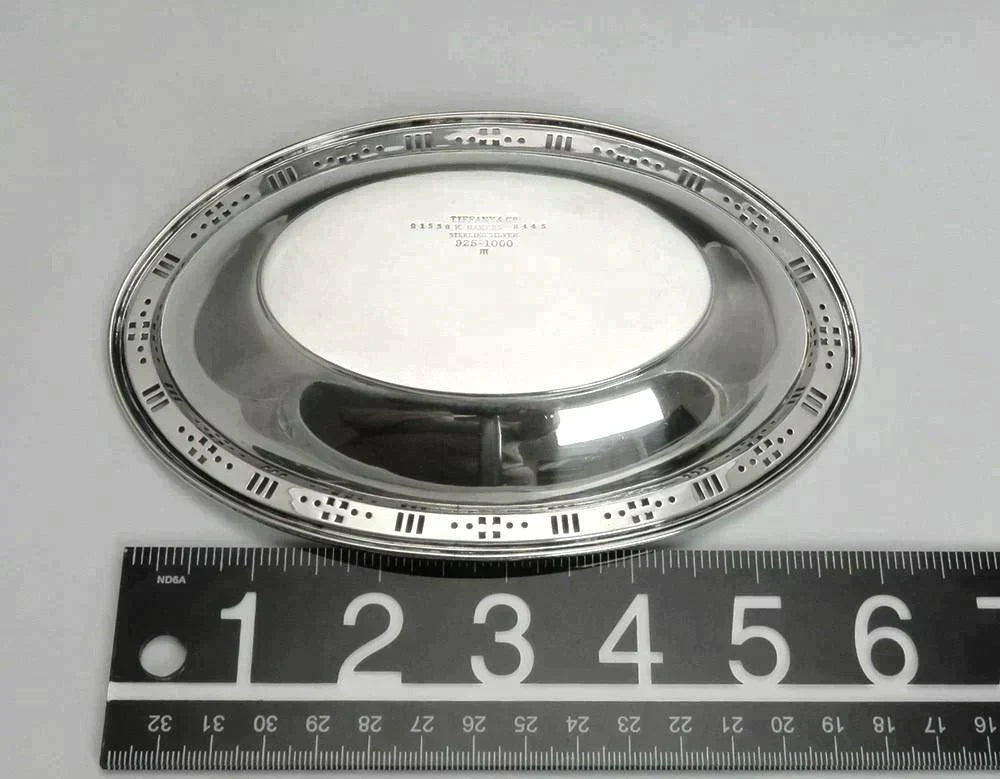 1907-1947 Lovely Tiffany & Co Sterling Silver Pierced Oval Bowl / Dish / Tray