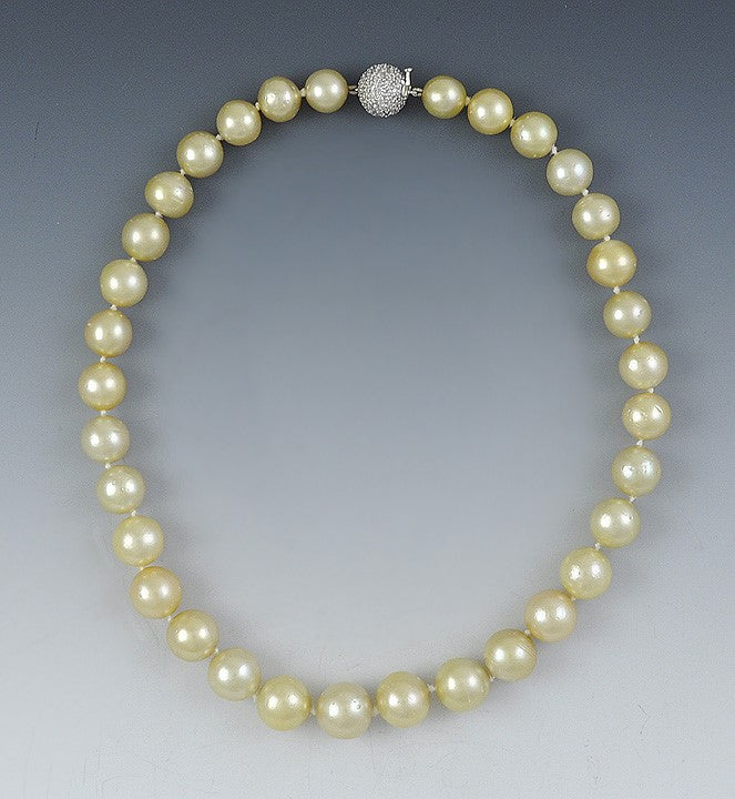 Lovely South Sea Graduated Golden Pearl Strand 18K White Gold Diamond Clasp