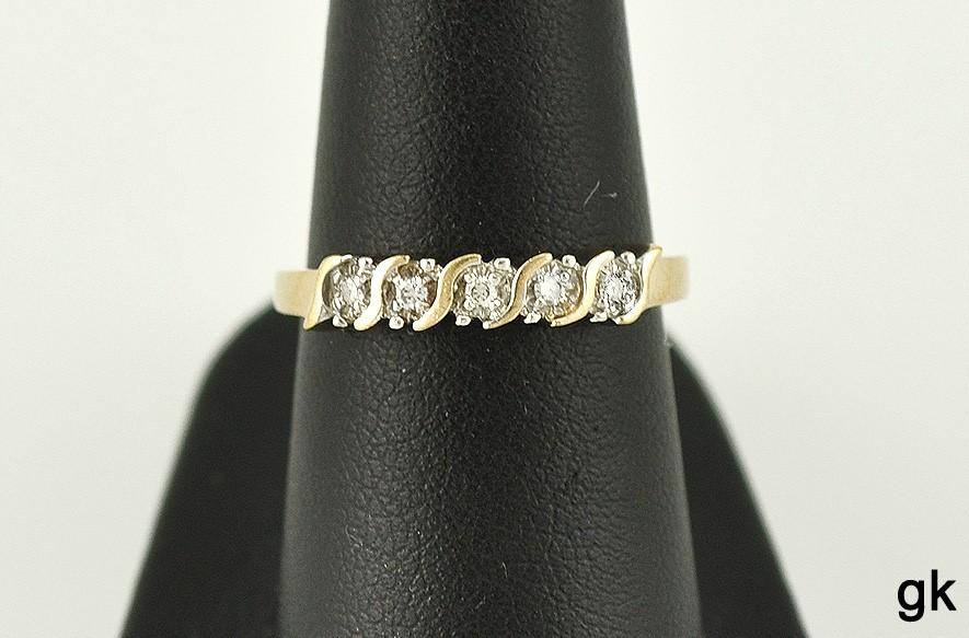 Lovely Genuine Diamond and 14K Yellow Gold Ring/Brand Size 6.5