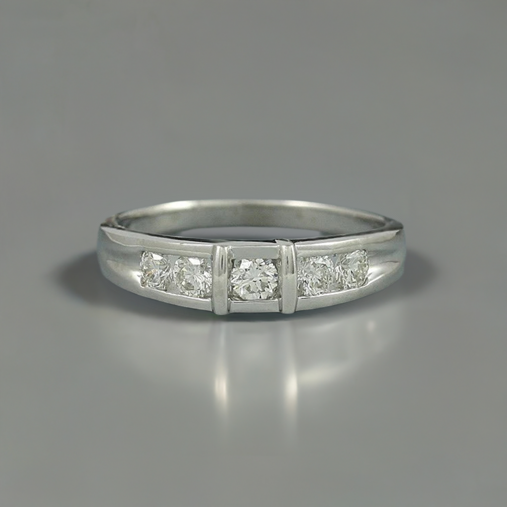 Quality Modern High Grade Platinum & Diamond Ring
