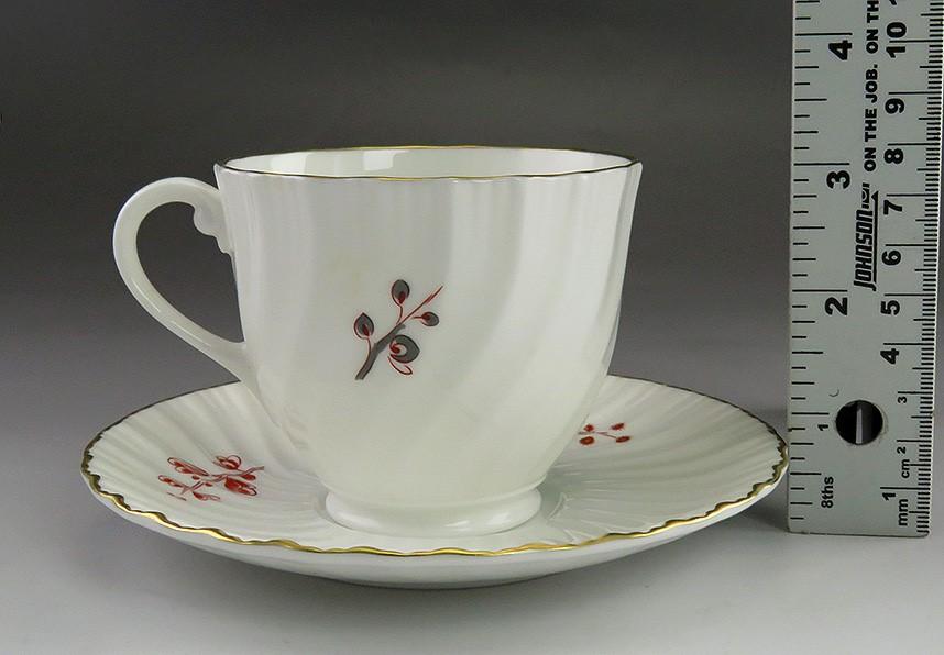 16pc English Porcelain Royal Worcester Lynbrook Pattern Tea Cups & Saucers