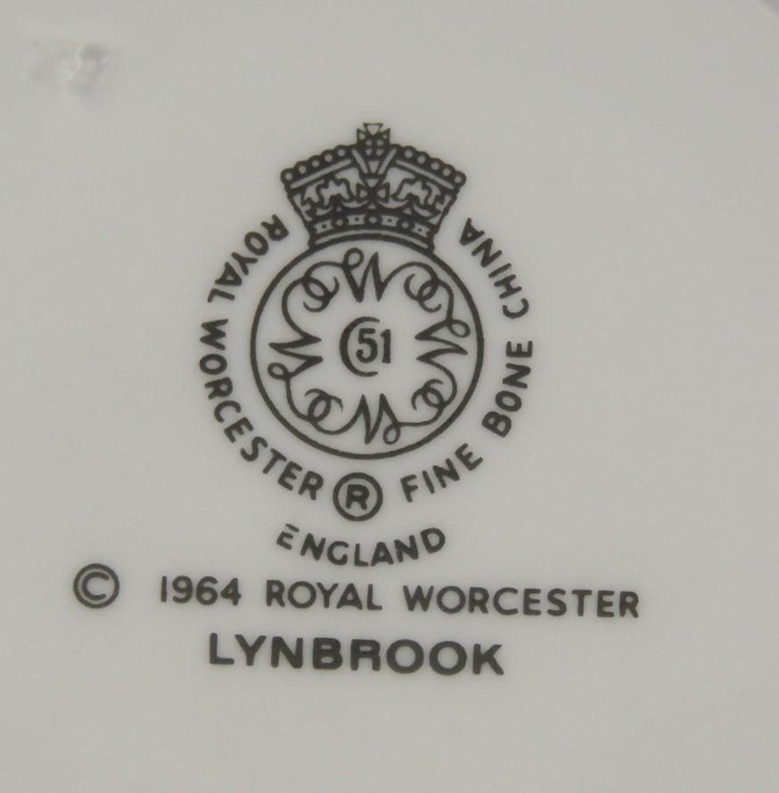 12 Lovely Royal Worcester Lynbrook Porcelain Salad or Luncheon Plates