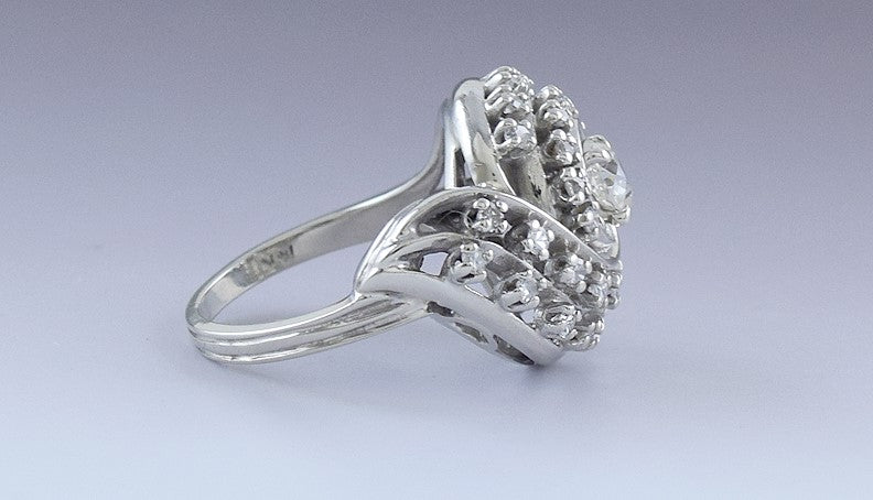 Stunning 14k White Gold & ~.5ct Diamond Spiral Ring