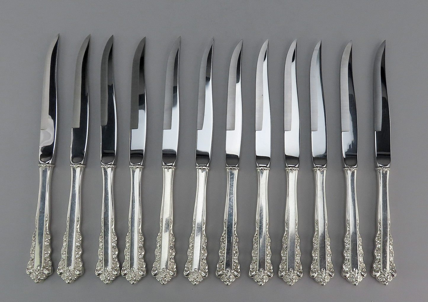 Rare Set 12 Lunt Sterling Silver Handle Belle Meade Steak Knives
