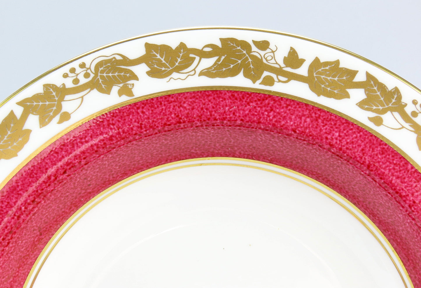 12 Wedgwood Whitehall W3994 Powder Ruby Bone China Rim Soup Bowls 8"