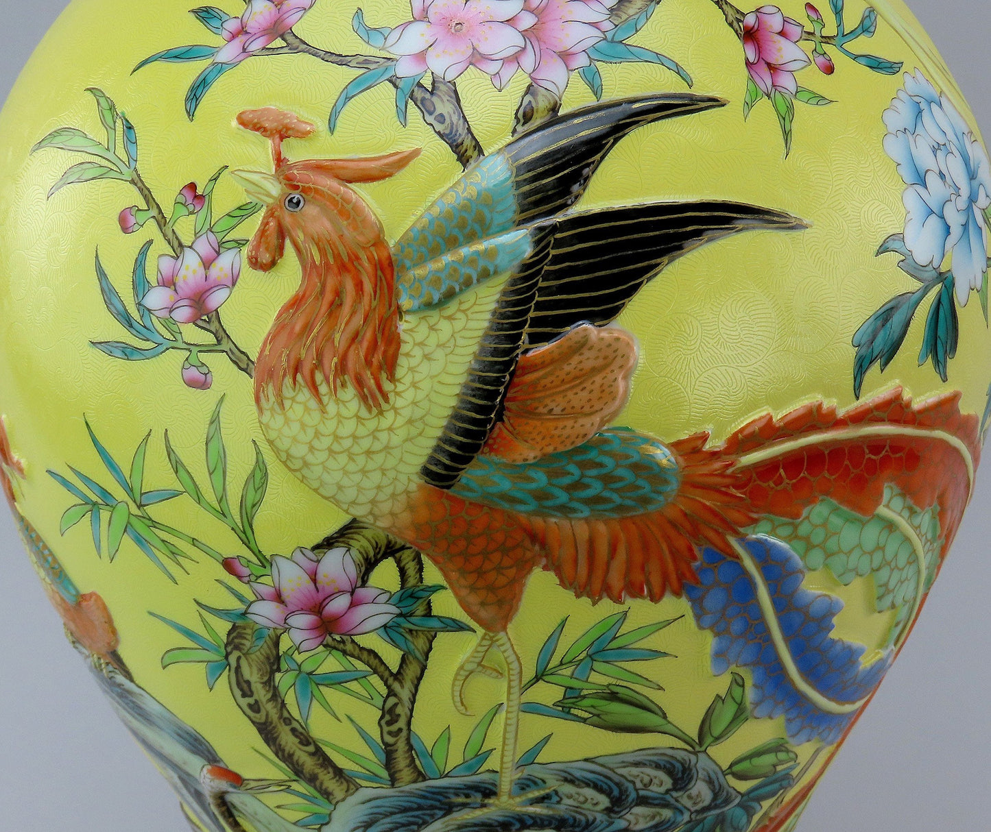 Superb Chinese Yongzheng Mark Yellow Liuyeping Phoenix Bird Flowers Vase