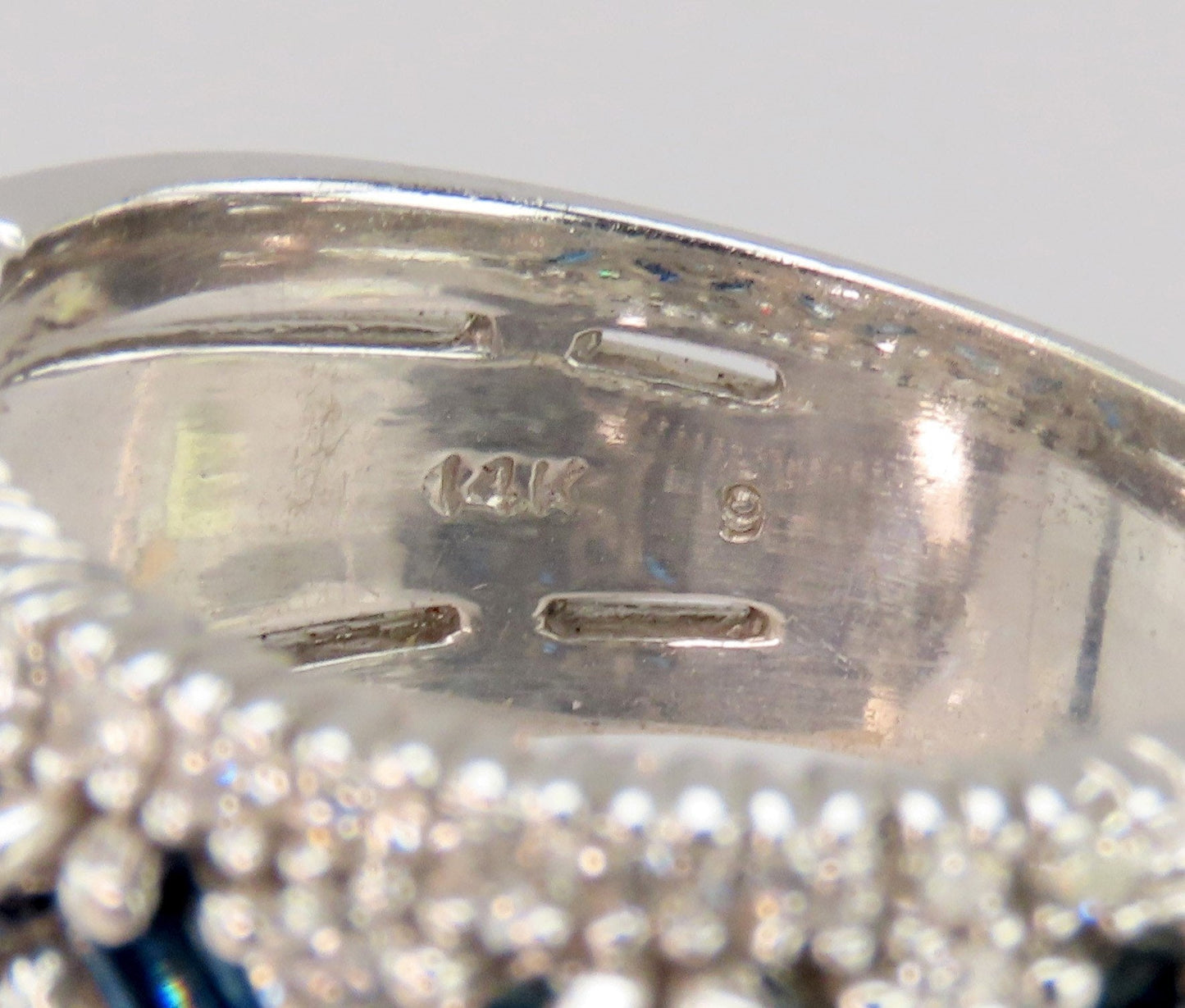 Dazzling 14k White Gold ~.50ct Diamond ~.60ct Lab Sapphire X's O's Ring