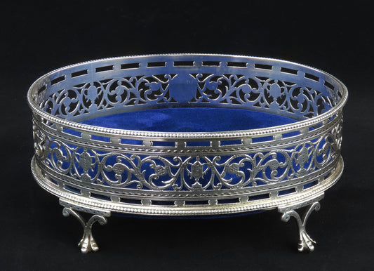 Neat English Georgian Sterling Silver Openwork Oval Dresser Catchall Tray 1777