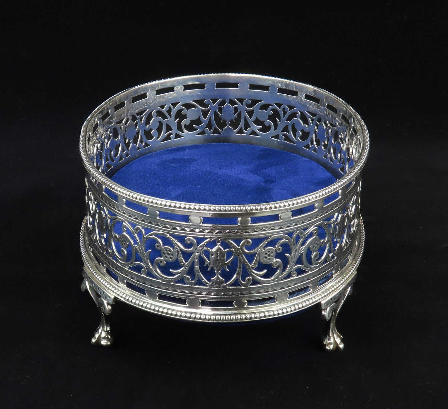 Neat English Georgian Sterling Silver Openwork Oval Dresser Catchall Tray 1777