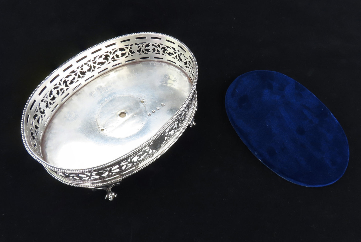 Neat English Georgian Sterling Silver Openwork Oval Dresser Catchall Tray 1777