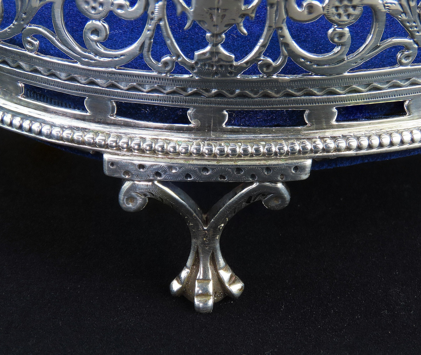 Neat English Georgian Sterling Silver Openwork Oval Dresser Catchall Tray 1777