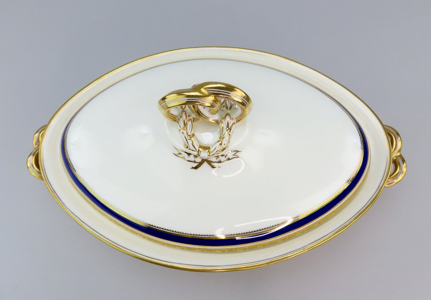 Beautiful Cobalt and Gold Cauldon English Porcelain Covered Entree Dish L6228