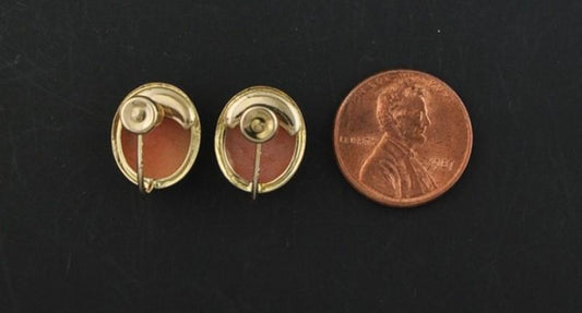 Lovely Vintage Genuine Carved Shell Cameo 10k Yellow Gold Earrings Screw Back