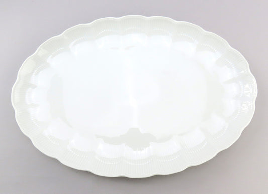 Beautiful Kaiser Romantica Porcelain Oval Platter Scallop Edge 14 1/4" Long