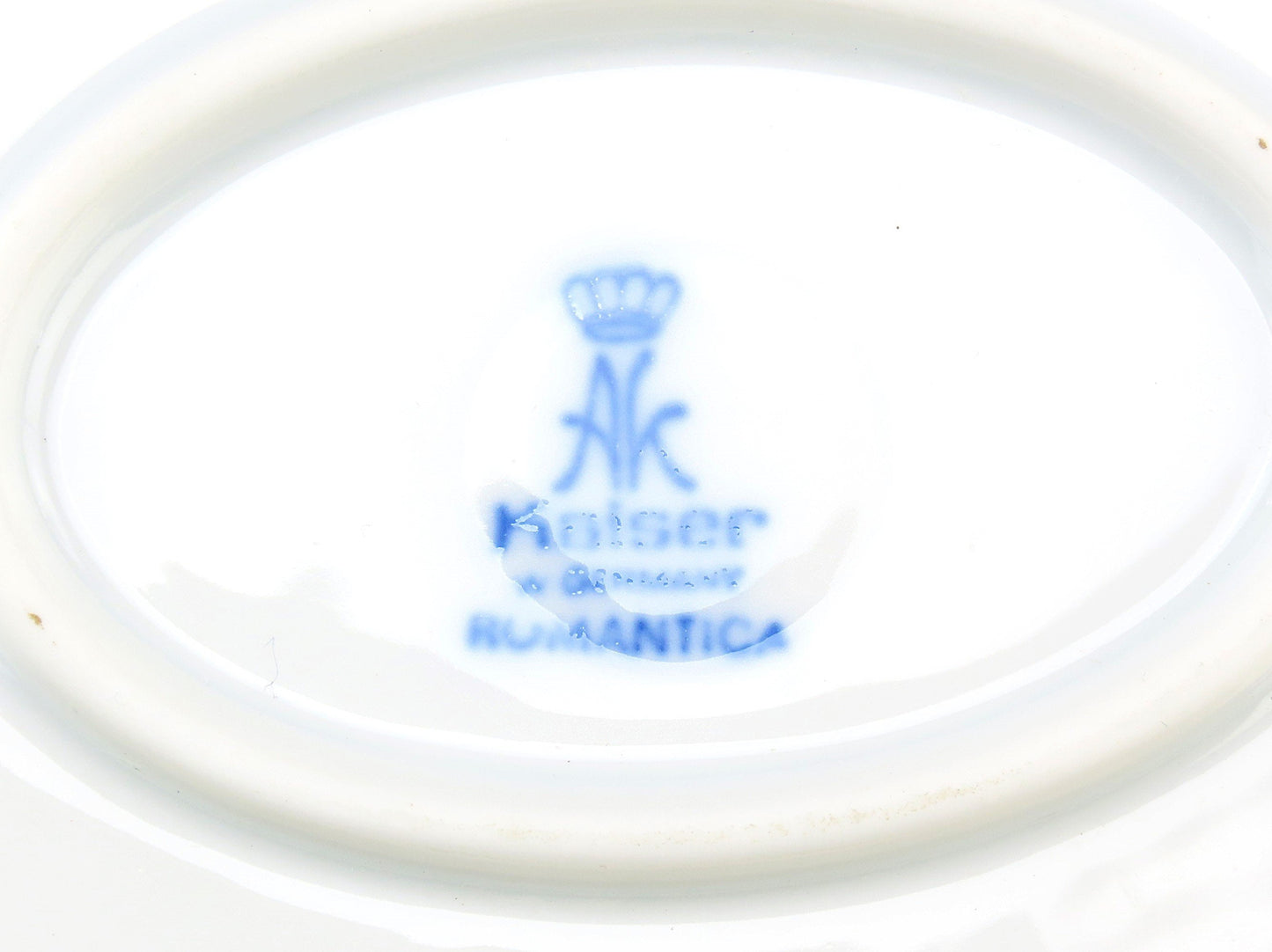Beautiful Kaiser Romantica Porcelain Oval Platter Scallop Edge 14 1/4" Long