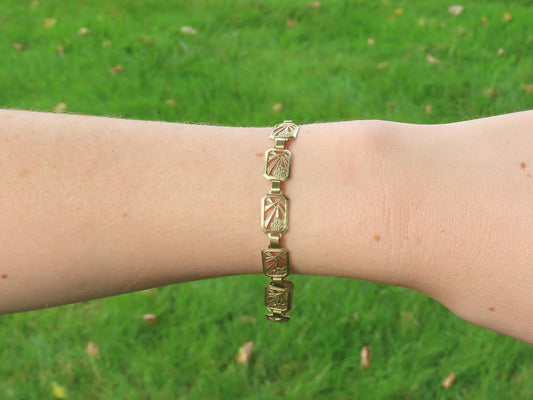 Stylish VTG Diana 14k Yellow Gold Openwork Leaves Bracelet