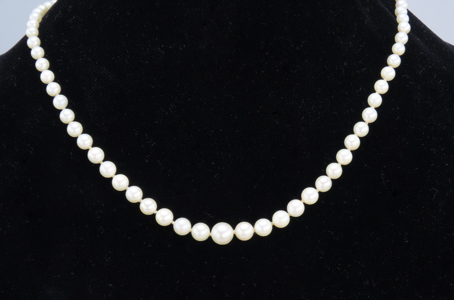 Classic Single Strand Graduated Pearl Necklace w Sterling Silver Clasp