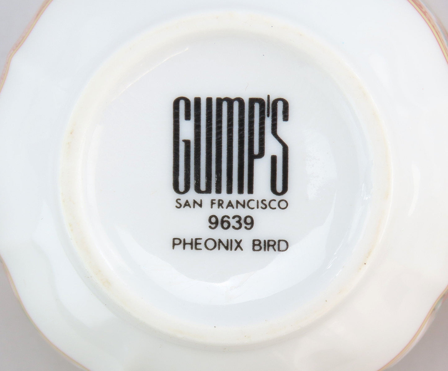 8 Large Cups and Saucers Gumps San Francisco Phoenix Bird 9639 Imari Style
