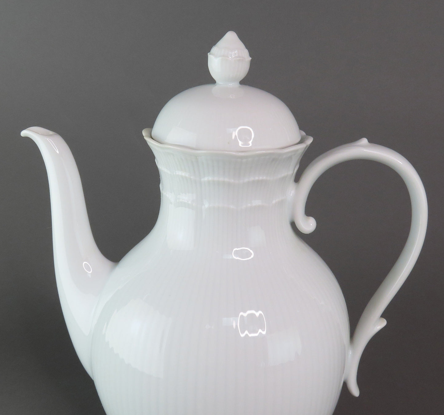 Beautiful Kaiser Romantica White Porcelain Coffee Pot 5 Cup Capacity