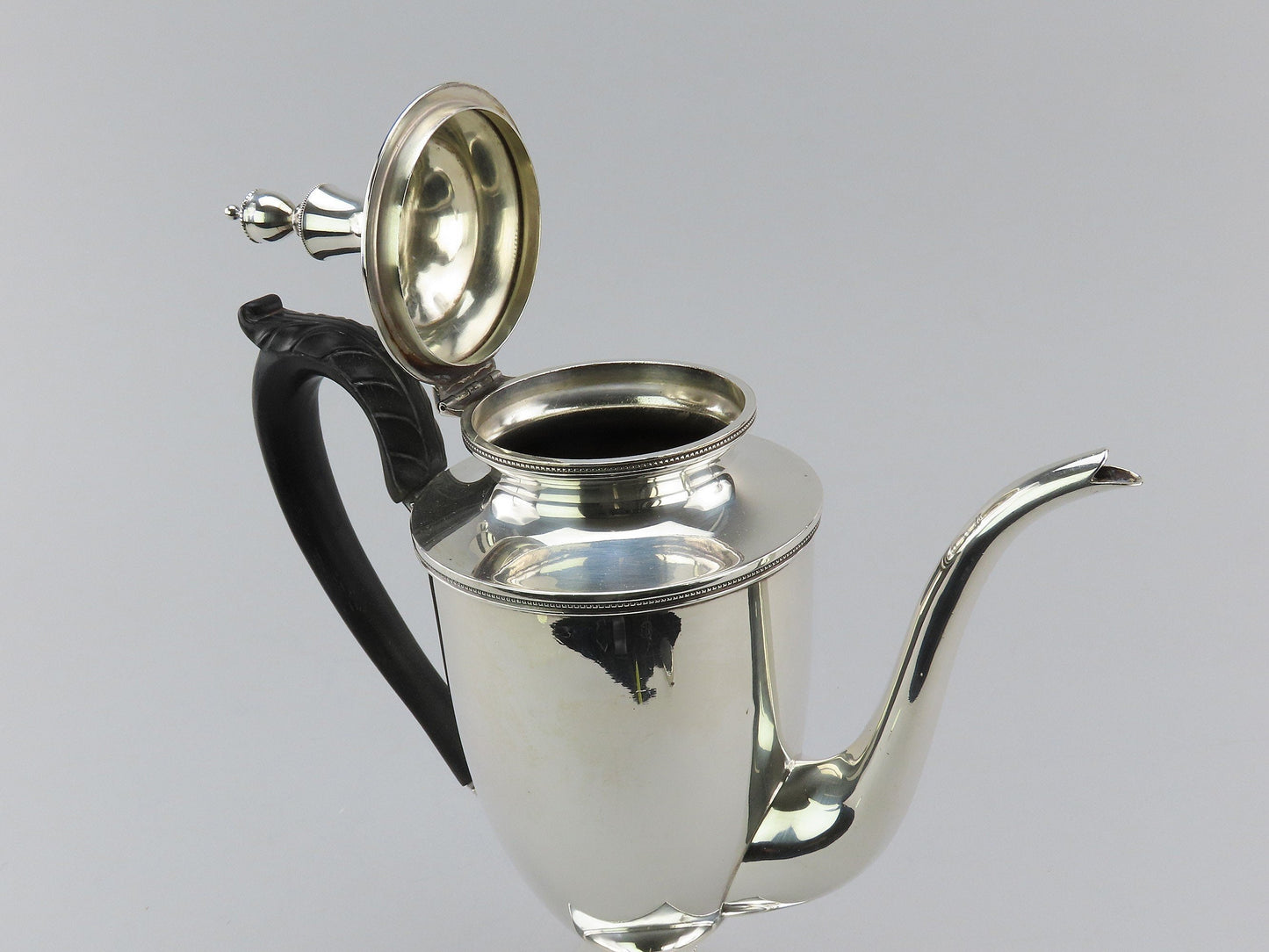 Antique American Sterling Silver Coffee Pot in Classic 18th C Style No Mono