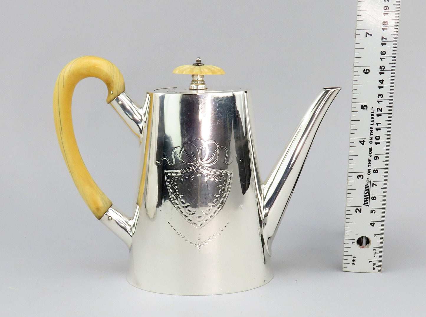 Fine c1870-1900 Victorian English Silverplate Teapot Nice Engraving