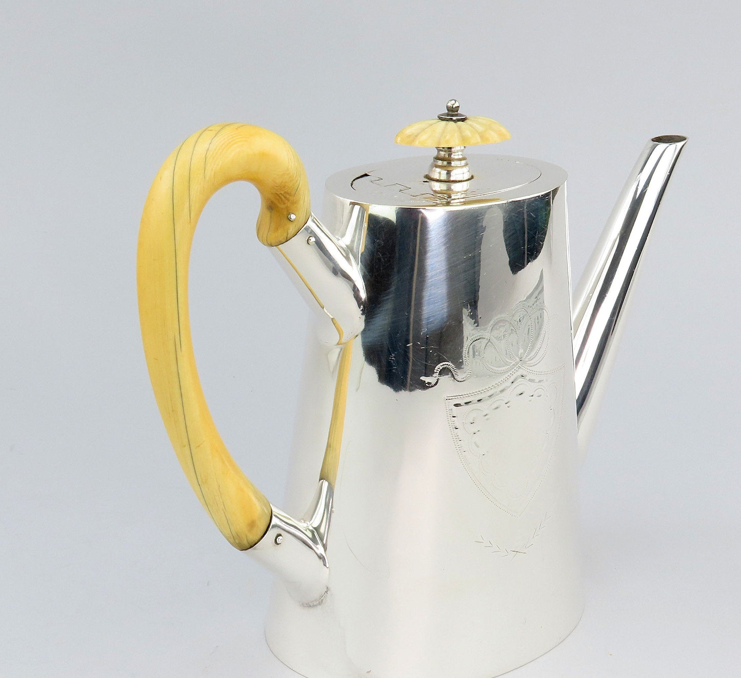 Fine c1870-1900 Victorian English Silverplate Teapot Nice Engraving