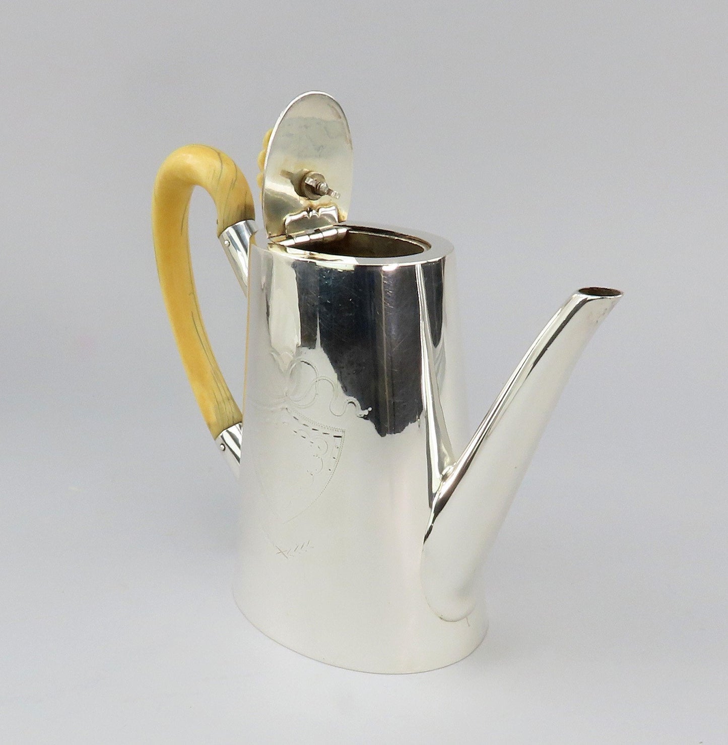 Fine c1870-1900 Victorian English Silverplate Teapot Nice Engraving