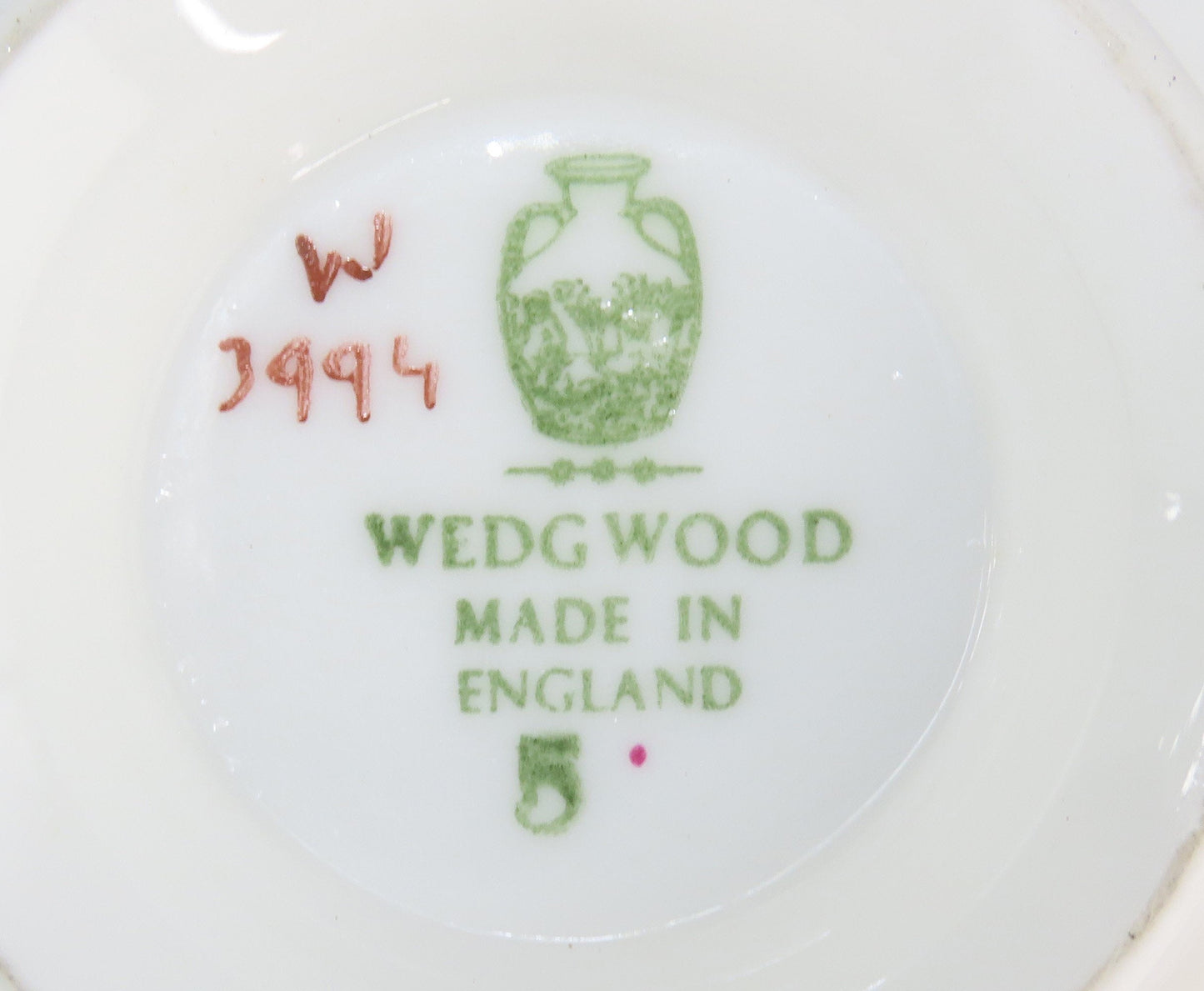 12 Wedgwood Whitehall W3994 Powder Ruby Bone China Teacups and Saucers