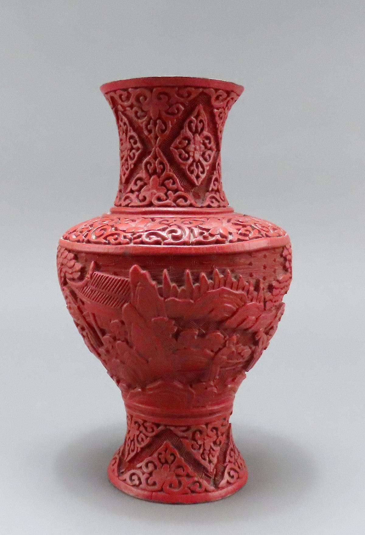 Striking Late 1800s/Early 1900s Chinese Cinnabar Red Lacquer Carved Scenic Vase