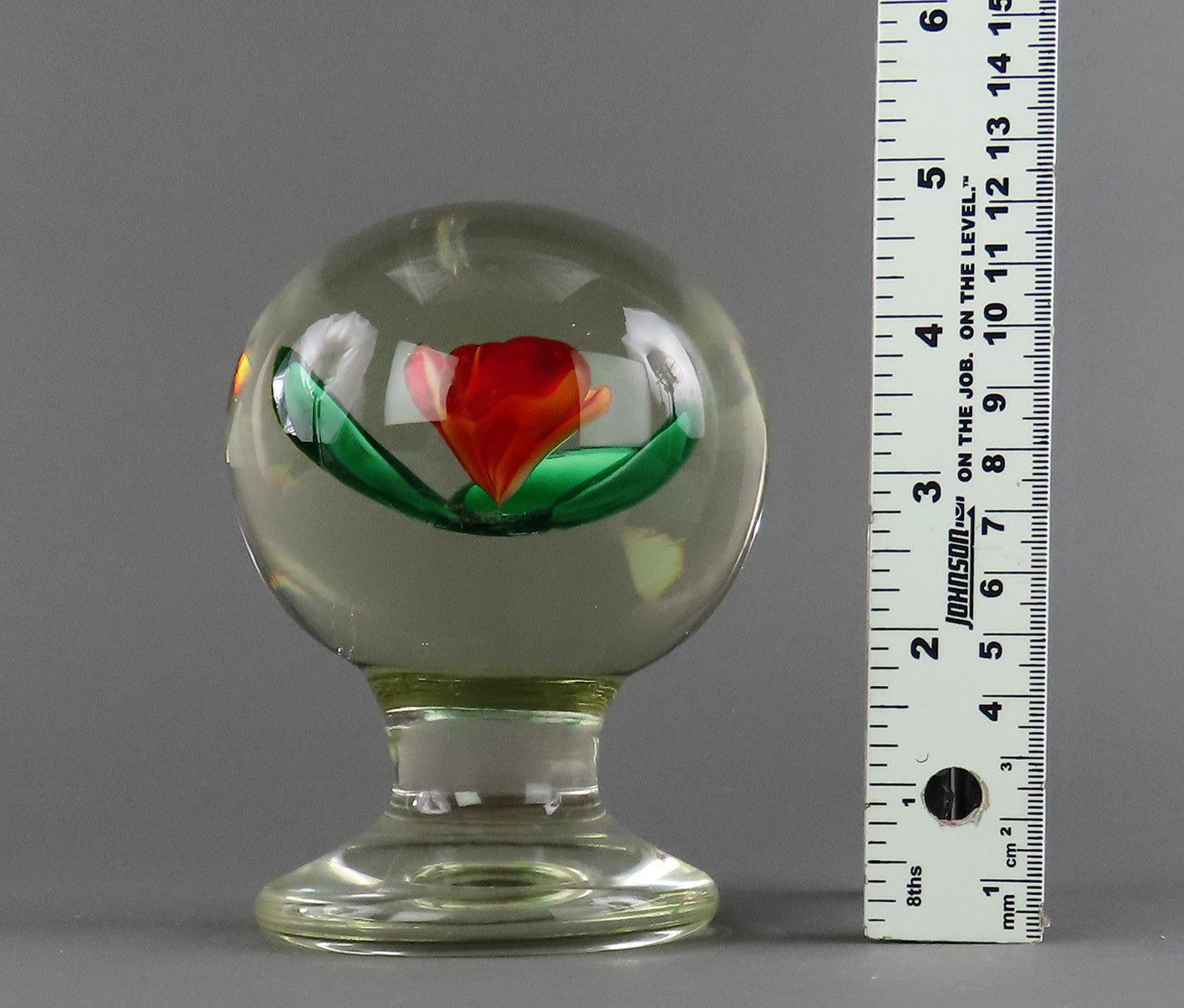 Nice Hand-Blown Tall Pedestal Paperwight Red Rose Design