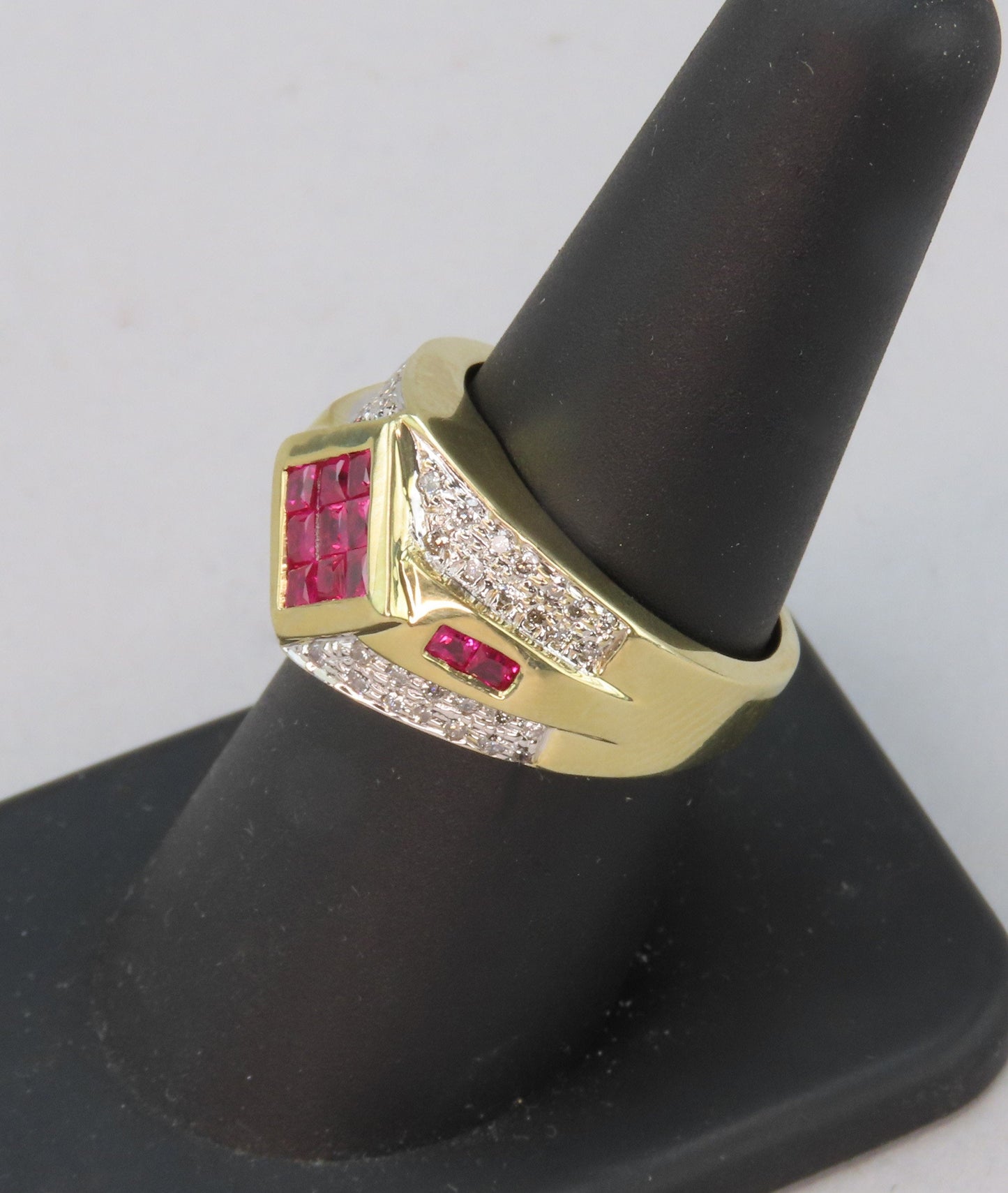 Stunning 14k Yellow Gold ~.36ct Ruby ~.25ct Diamond Ring