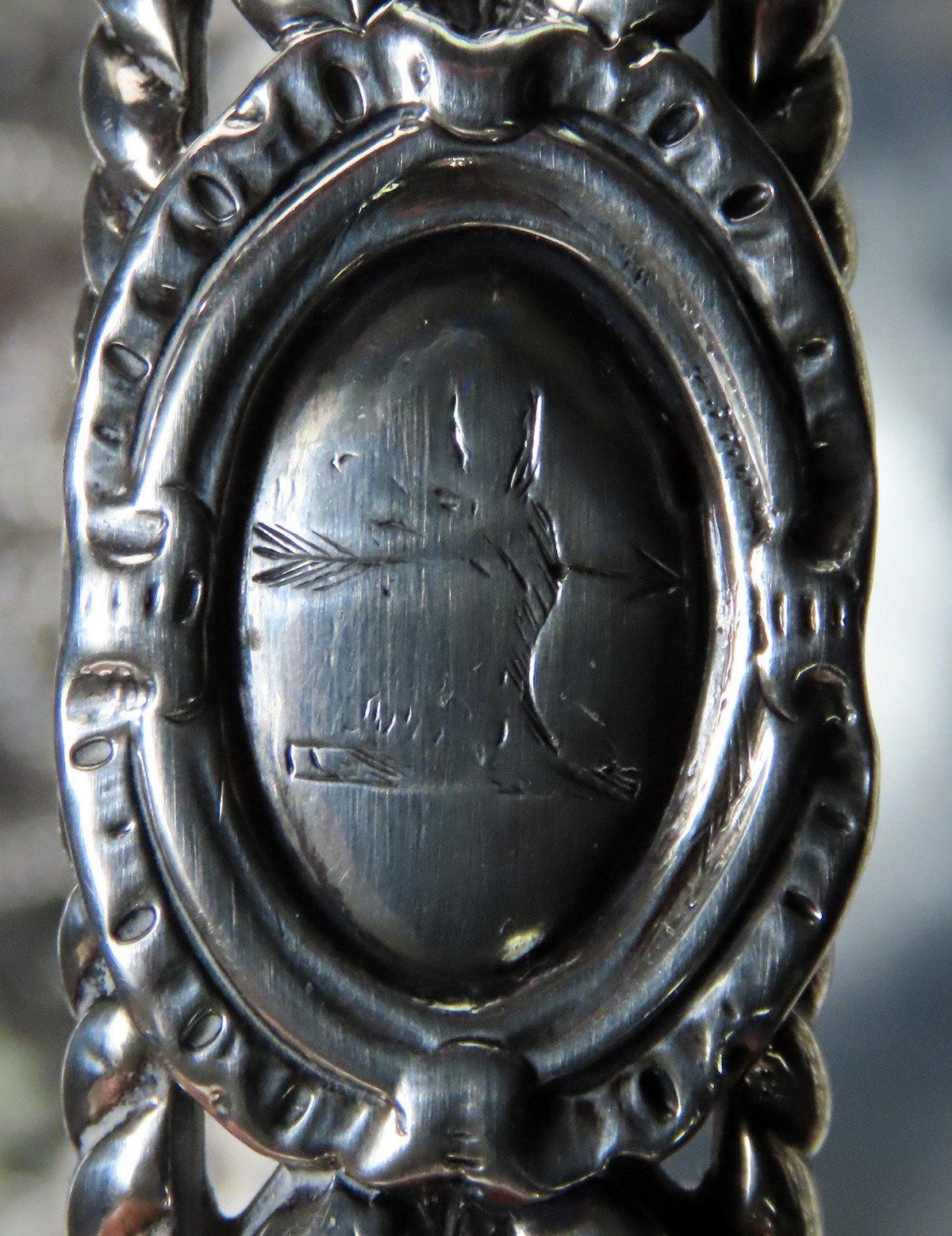 Elegant 1767 English Sterling Silver Large Basket Pierced Latticework Wolf Crest